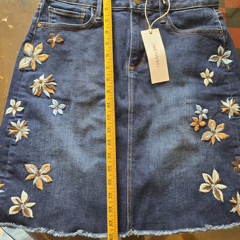 DRIFTWOOD Blue Denim Mini Skirt with Floral Embroidery NWT 8 - Picture 6 of 6
